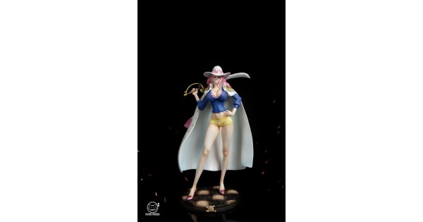 Young Big Mom by Black STUDIO