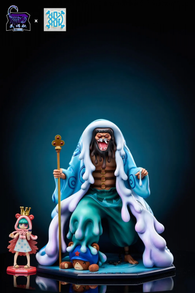 Trebol By New Century x Scorpio Studio